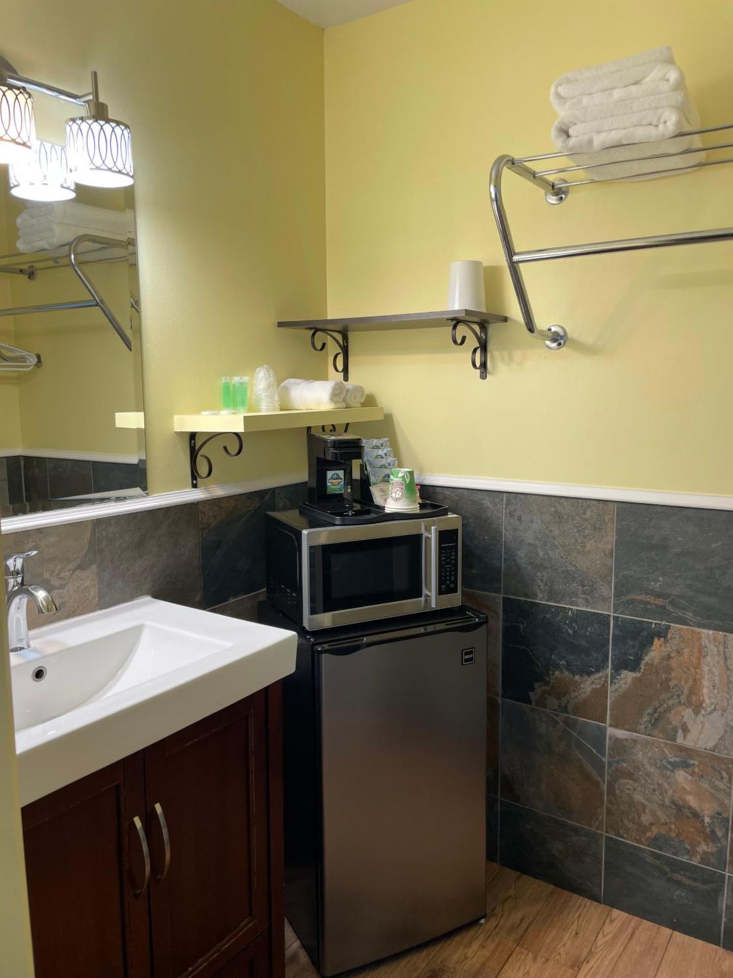 Port-O-Call Inn Nanaimo Ngoại thất bức ảnh
